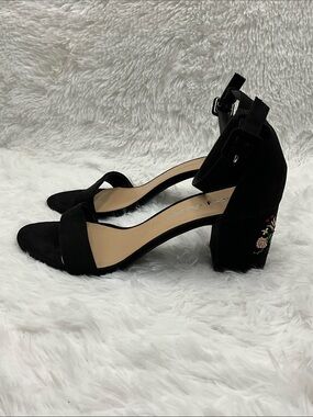 Dirty Laundry Sandals Size 11 Black Suede Embroidered Block Heel Sandals